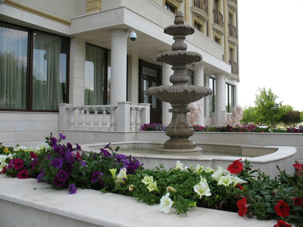 Hestia Hotel Kalaraši Exteriér fotografie